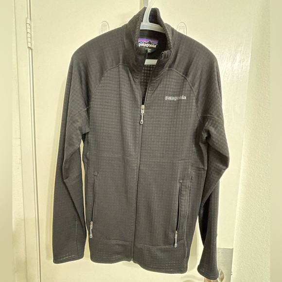 Patagonia Men’s R1 TechFace Jacket - Black - Picture 2 of 3